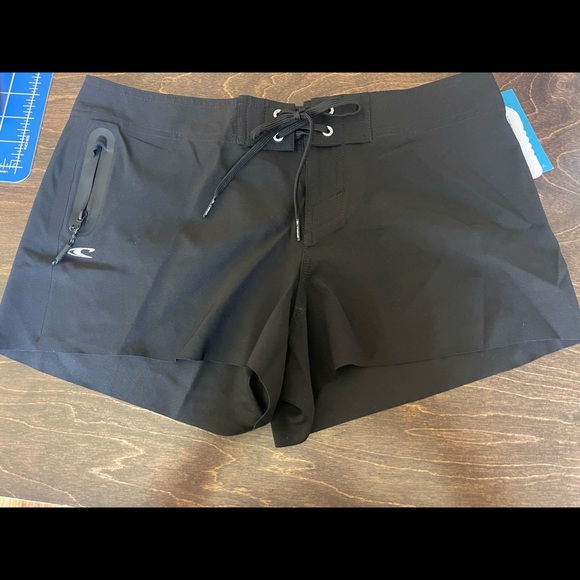 NWT Women O’Neill Boardshort - Picture 1 of 6
